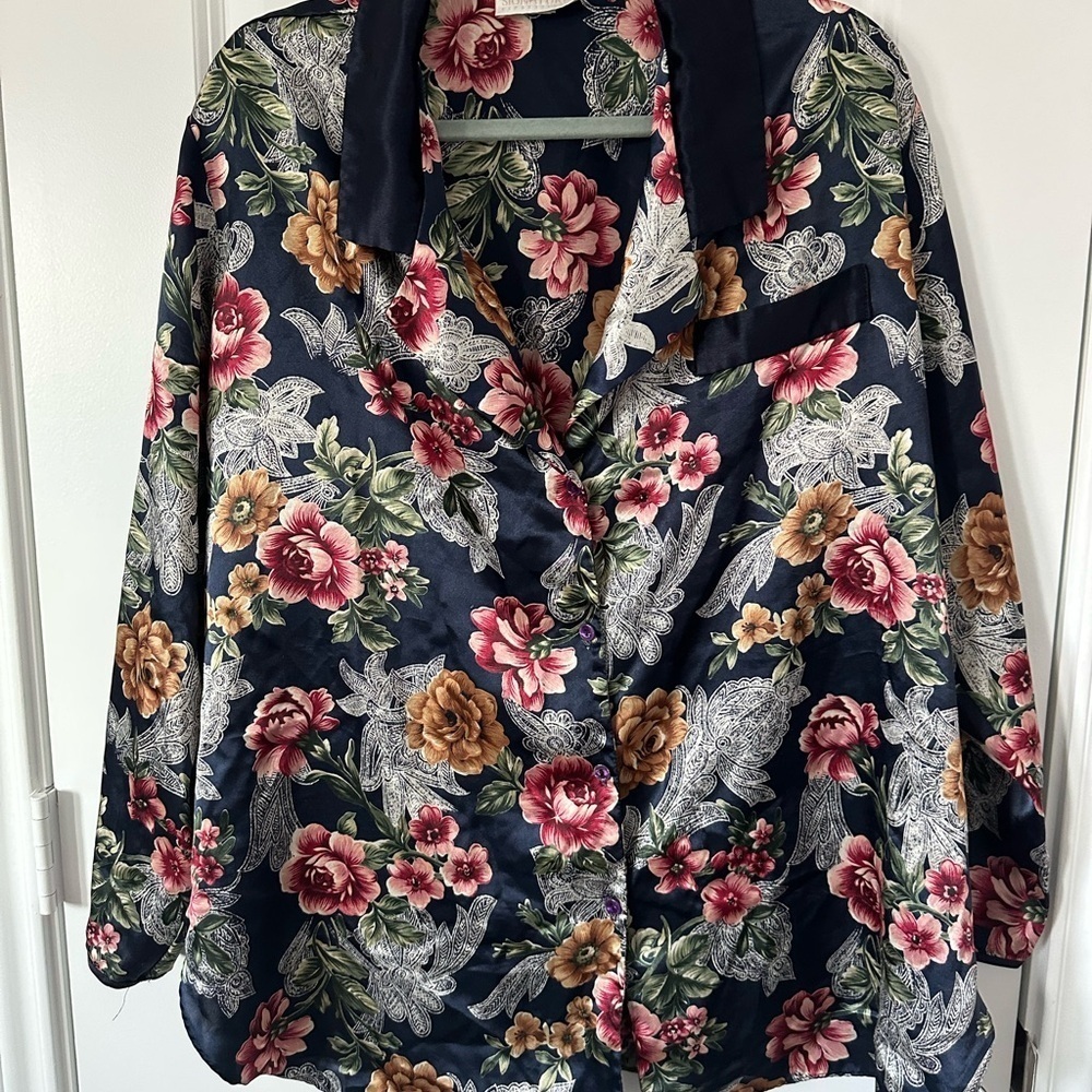 Vintage Signature Expressions Long Sleeve Satin Pajama Top